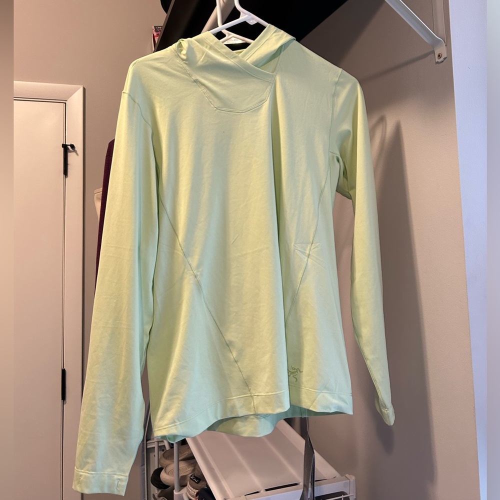 Women’s Arc’teryx Hooded Top